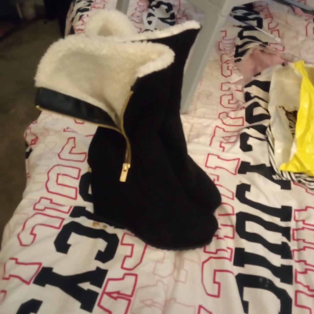 Juicy couture wedge boots